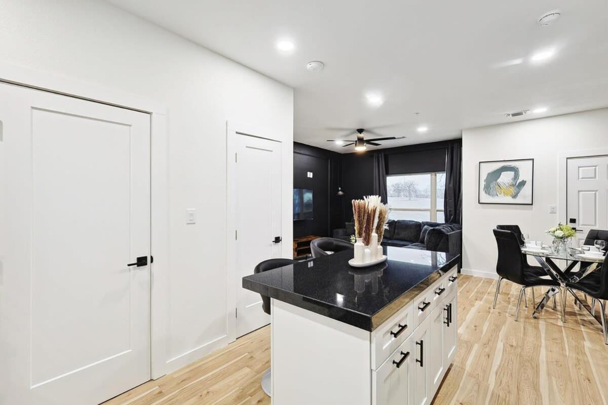 New 2B Townhome Near At&T Global Life 6Flag Arlington Ngoại thất bức ảnh